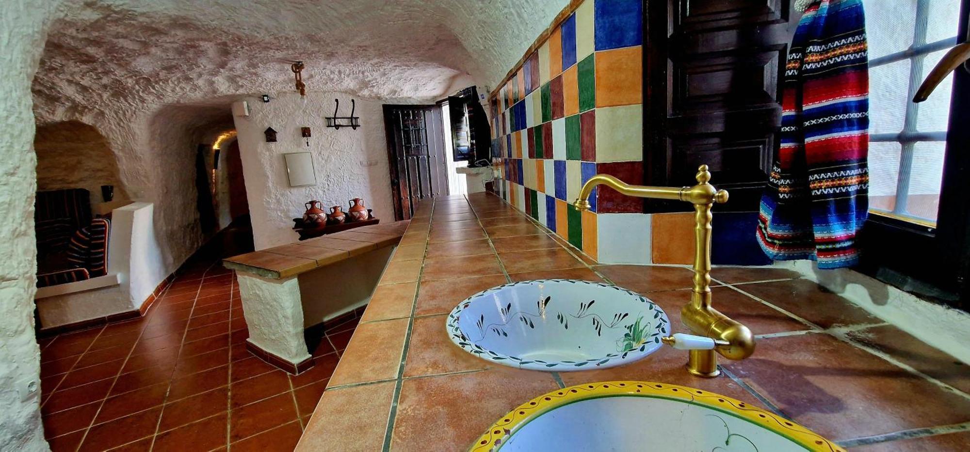 Casa Cueva Cascamorras "Capricho Andaluz" Baza Bagian luar foto