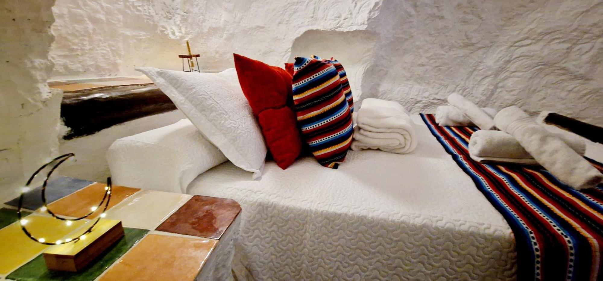 Casa Cueva Cascamorras "Capricho Andaluz" Baza Bagian luar foto