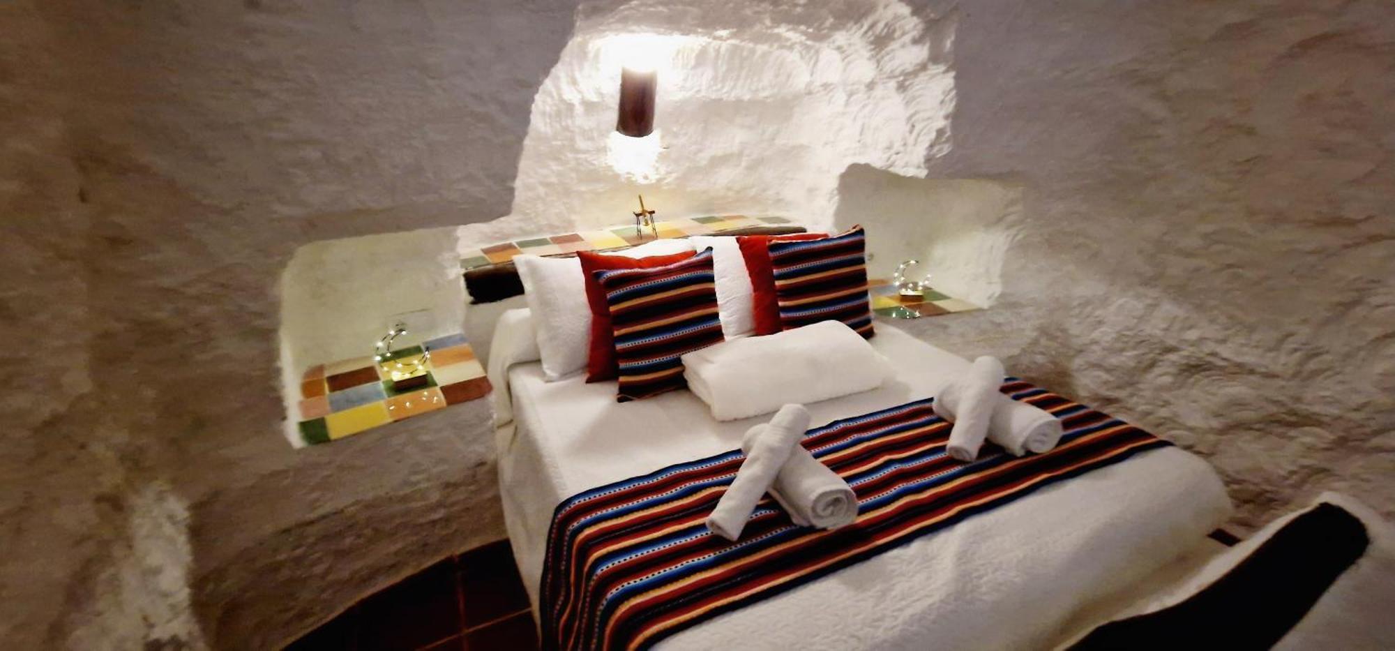 Casa Cueva Cascamorras "Capricho Andaluz" Baza Bagian luar foto